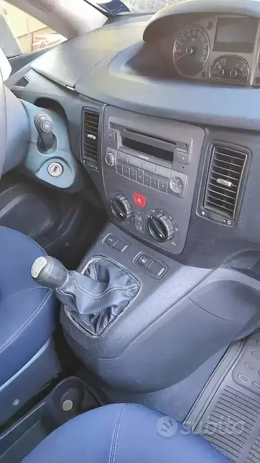 Usata Lancia Musa 90 CV (66 kW) 2012 Grigio Monovolume