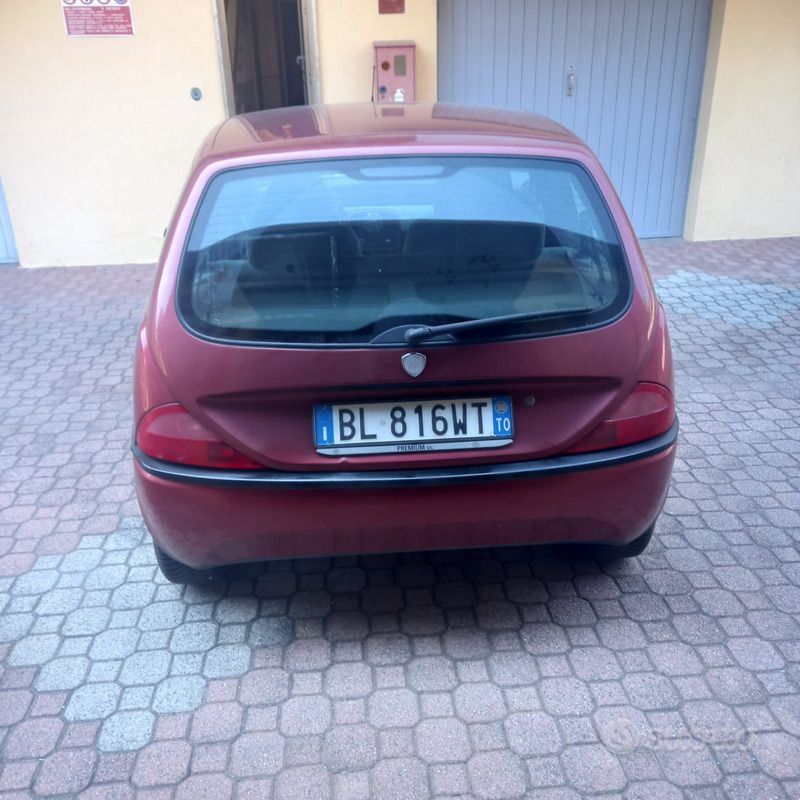 Usata Lancia Ypsilon 2000 Rosso Utilitaria
