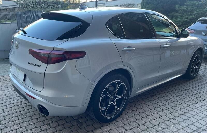 Usata Alfa Romeo Stelvio Veloce 209 CV (153 kW) 2021 Grigio SUV
