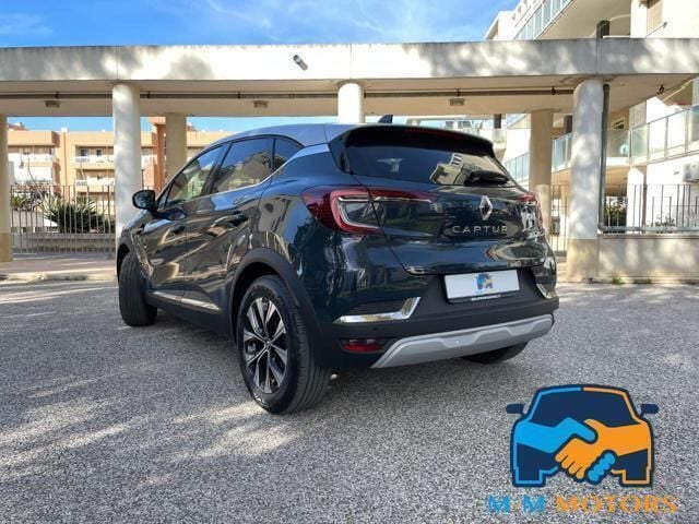 Usata Renault Captur Techno 143 CV (105 kW) 2022 Blu SUV