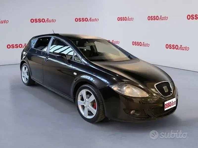Usata Seat Leon 105 CV (77 kW) 2006 Nero Utilitaria