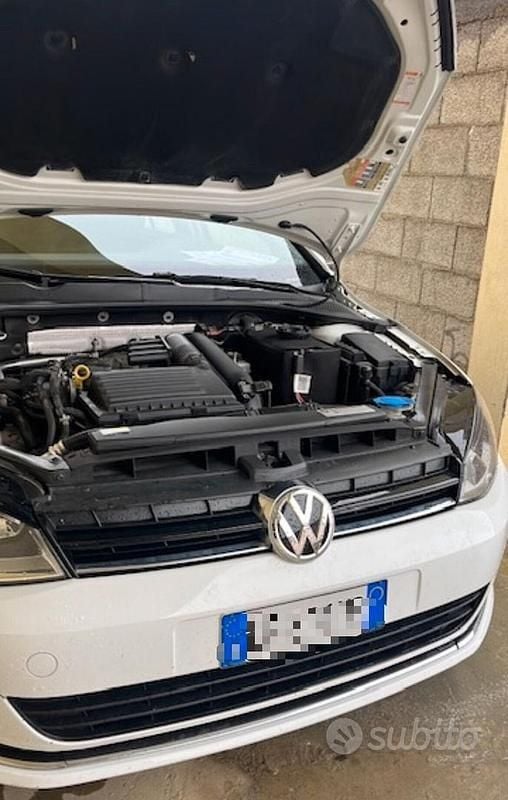 Używany VW Golf VII Comfortline 122 KM (89 kW) 2013 Biały Sedan/Limuzyna
