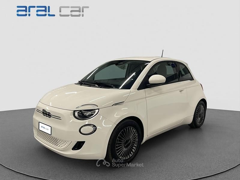 Bianco Usata 2021 Fiat 500e Passion Tre volumi | 13.900 € (Ottimo prezzo) - Immagine 1/4