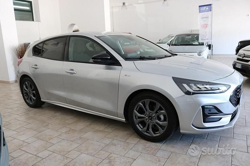 Usata Ford Focus ST 115 CV (84 kW) 2024 Grigio Berlina