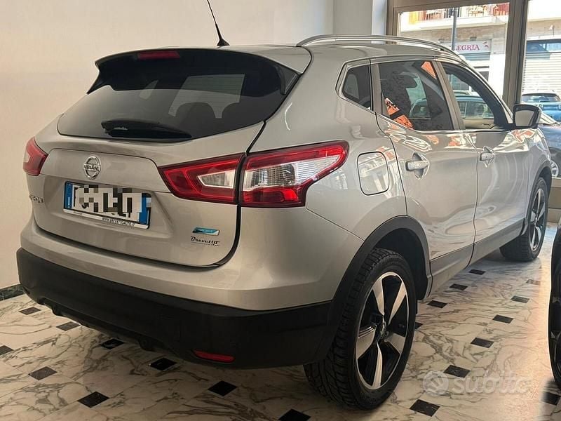 Usata Nissan Qashqai Tekna 110 CV (80 kW) 2016 Grigio SUV