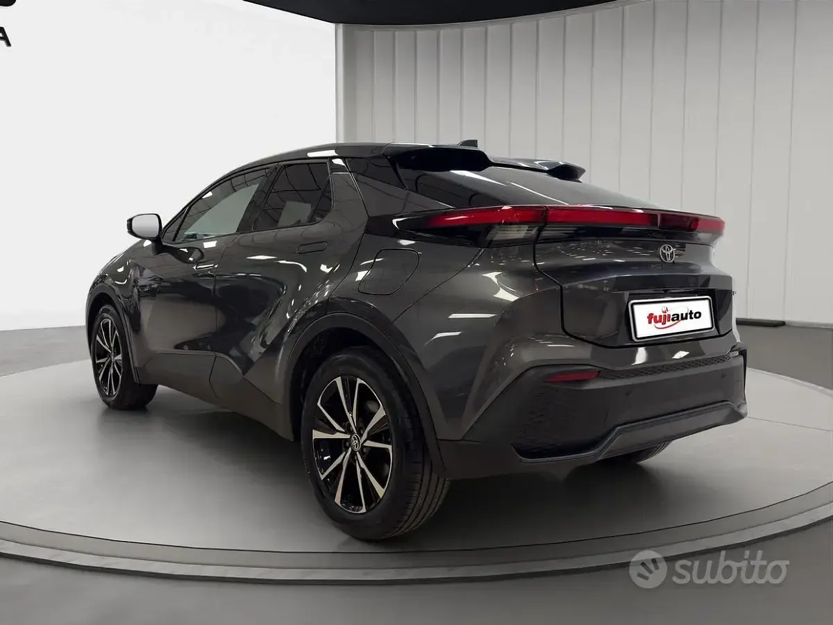 Usata Toyota C-HR Eco 223 CV (164 kW) 2025 Dark grey met SUV