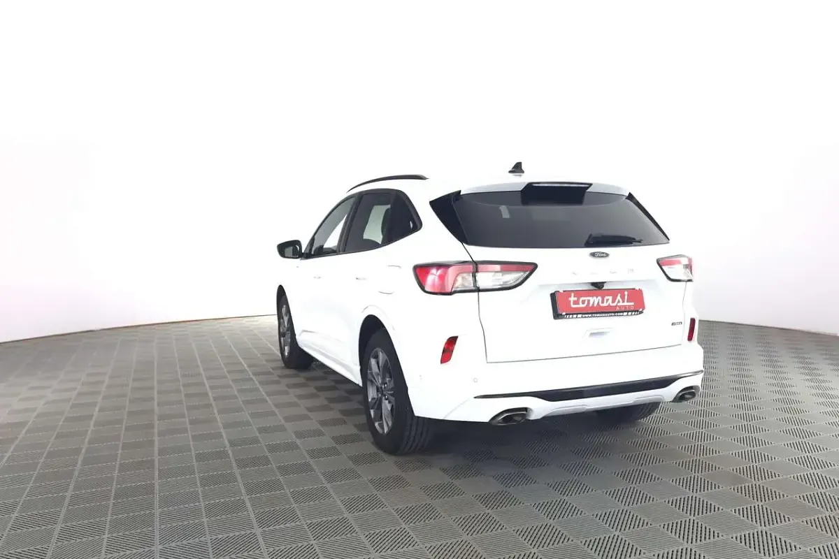 Usata Ford Kuga ST-Line 152 CV (111 kW) 2023 Frozen white SUV