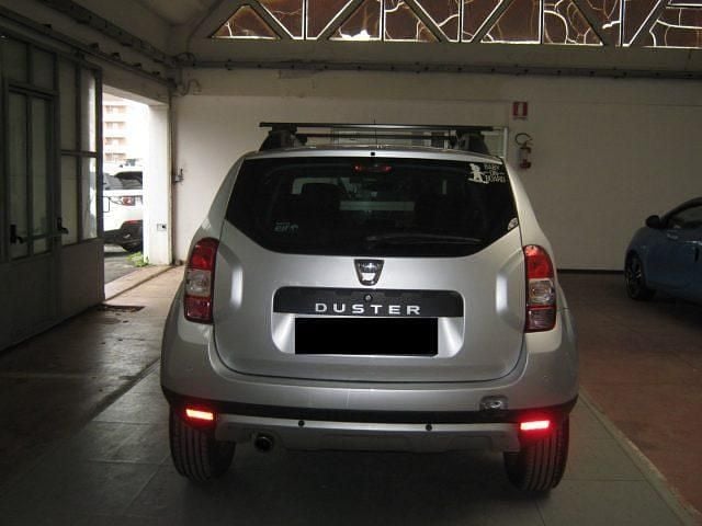 Usata Dacia Duster Lauréate 110 CV (80 kW) 2015 Argento SUV