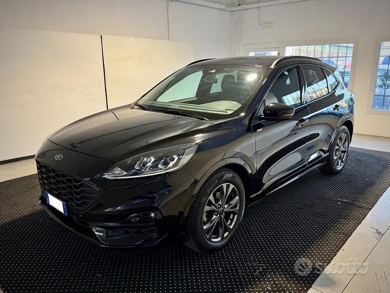Usata Ford Kuga ST-Line 120 CV (88 kW) 2024 Nero metallizzato SUV