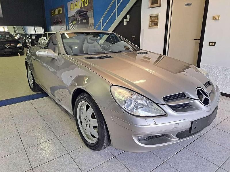 Usata Mercedes SLK200 163 CV (119 kW) 2007 Grigio Cabrio