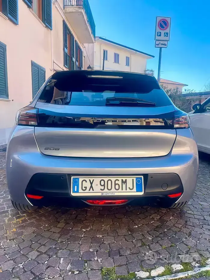 Usata Peugeot 208 75 CV (55 kW) 2024 Grigio Utilitaria