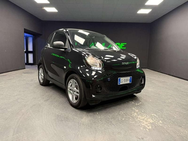 Begagnad Smart ForTwo Coupé Pulse 41 kW (56 HK) 2021 Svart Halvkombi