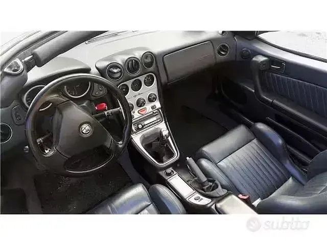 Usata Alfa Romeo Spider 155 CV (114 kW) 1999 Grigio Cabrio
