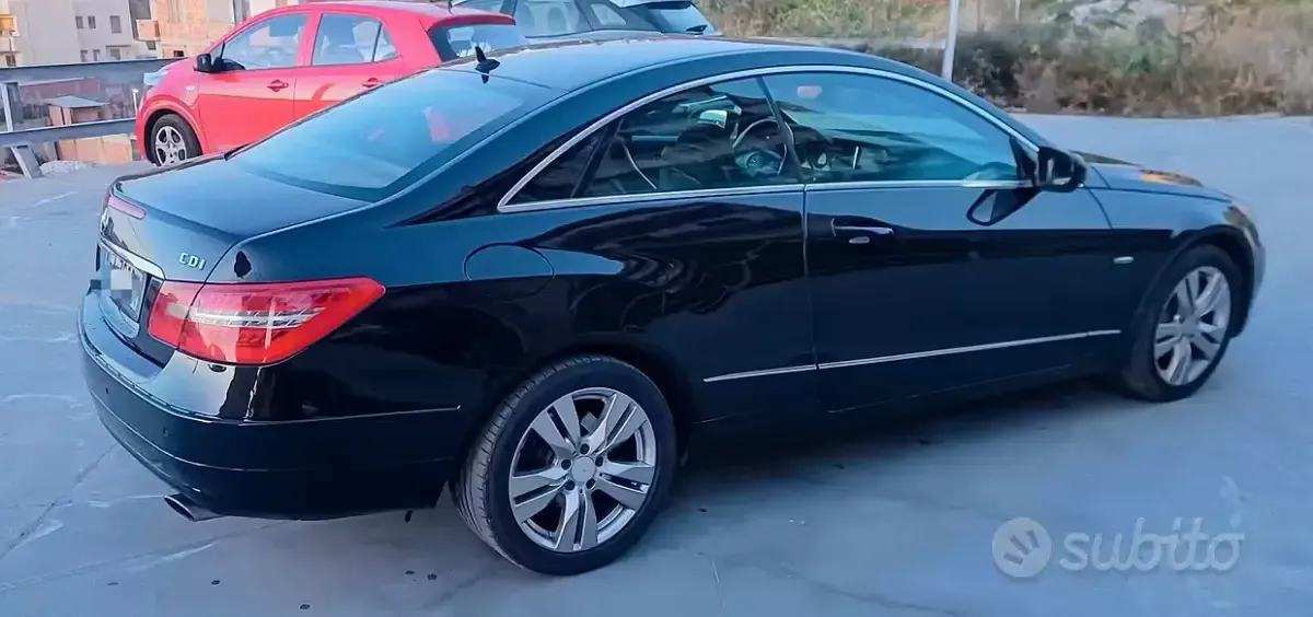 Usata Mercedes E350 231 CV (169 kW) 2009 Nero Coupé