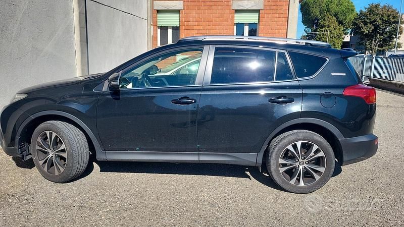 Usata Toyota RAV4 Active 124 CV (91 kW) 2014 Nero Berlina