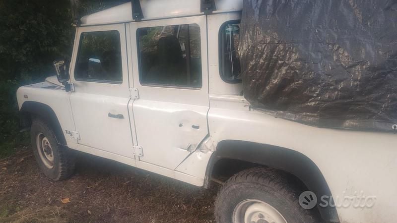 Usado Land Rover Defender 122 HP (89 kW) 2001 Cinzento Cabrios