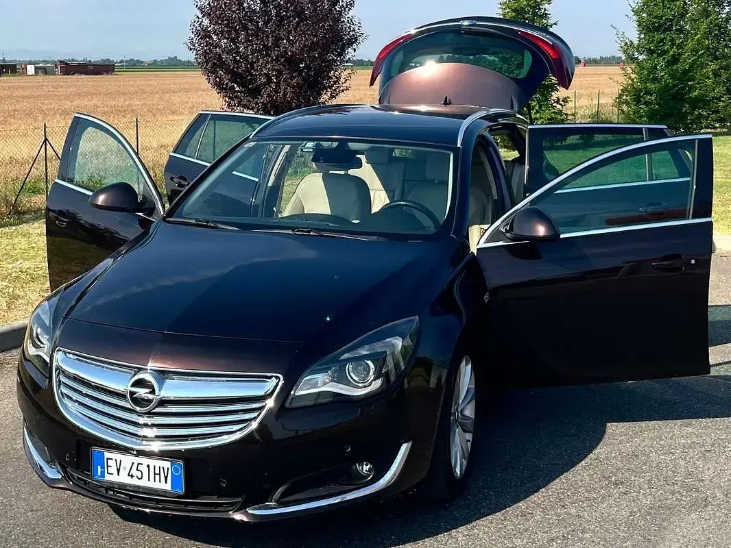 Usata Opel Insignia Business 131 CV (96 kW) 2014 Lilla Station wagon