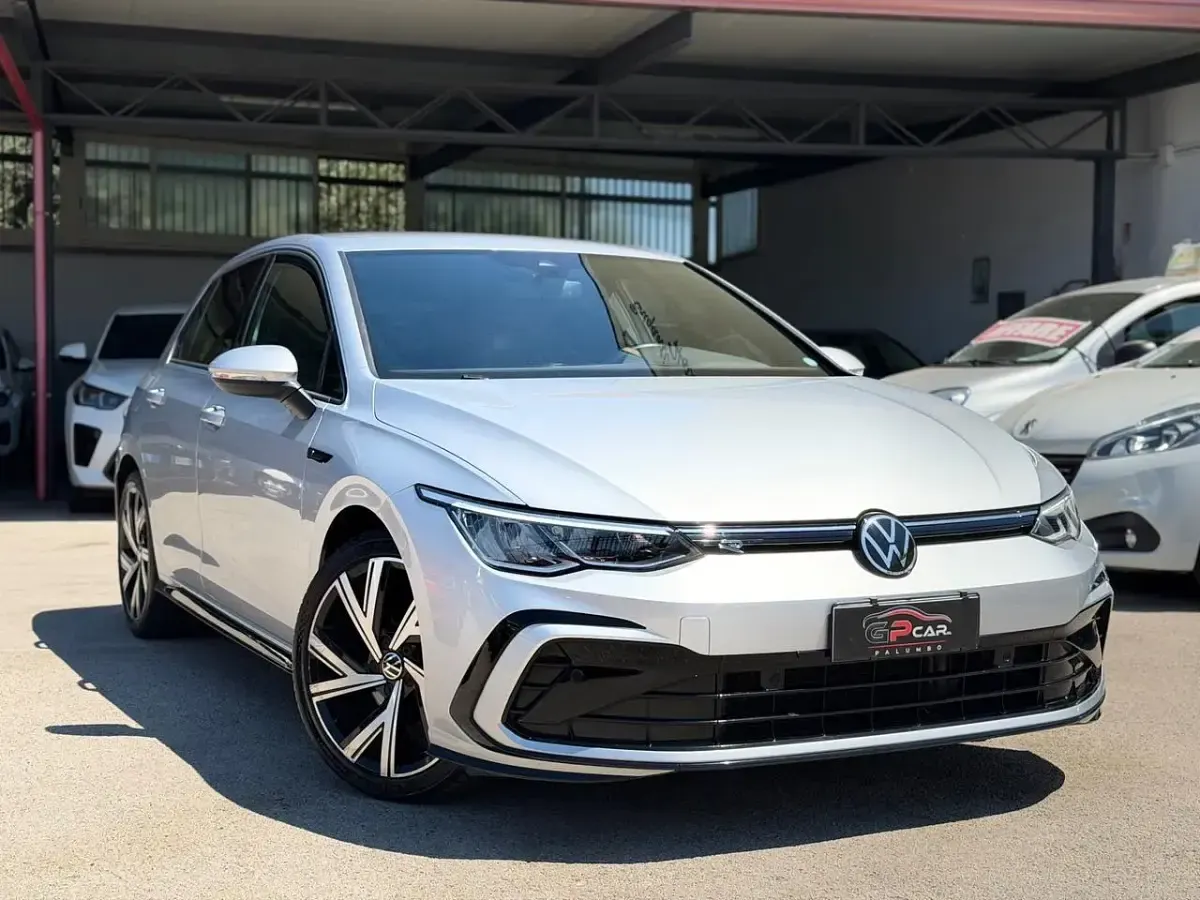 Usata VW Golf VIII R-line 130 CV (95 kW) 2022 Grigio Berlina