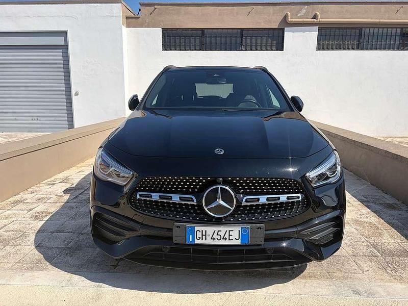 Usata Mercedes GLA200 Premium 150 CV (110 kW) 2021 Nero SUV