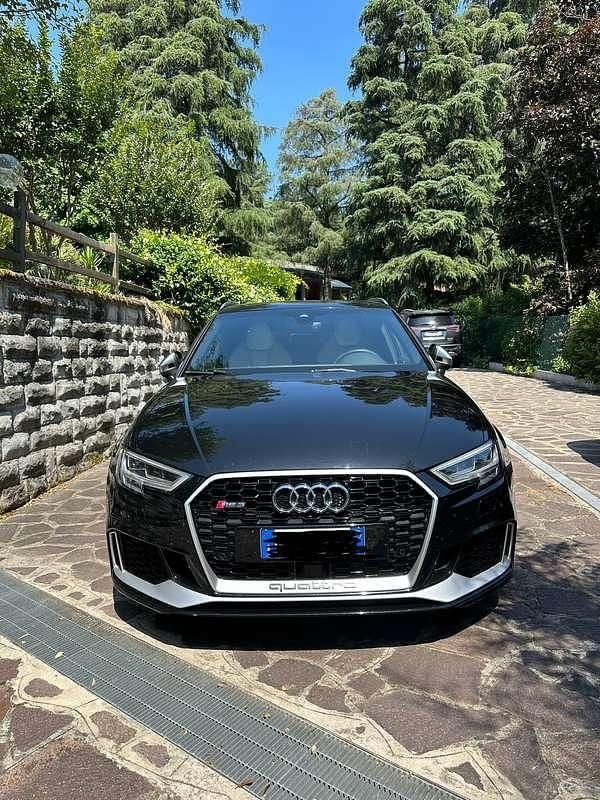 Nero Usata 2017 Audi RS3 Sportback Ambiente Due volumi | 30.900 € (Buon prezzo) - Immagine 1/4