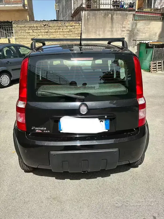 Usata Fiat Panda 4x4 69 CV (50 kW) 2012 Nero Utilitaria