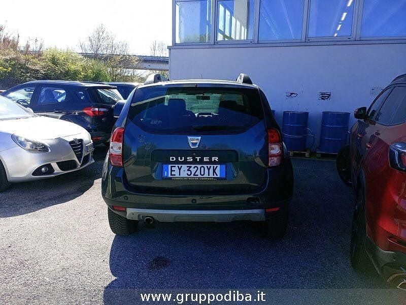 Usata Dacia Duster Lauréate 104 CV (76 kW) 2015 Grigio SUV