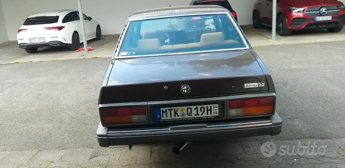 Usata Alfa Romeo Alfetta Quadrifoglio 130 CV (95 kW) 1984 Marrone Berlina
