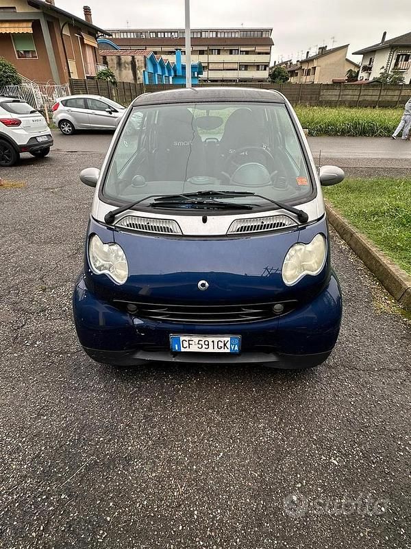 Blu Usata 2003 Smart ForTwo Coupé Coupé | 990 € (Super prezzo) - Immagine 1/4