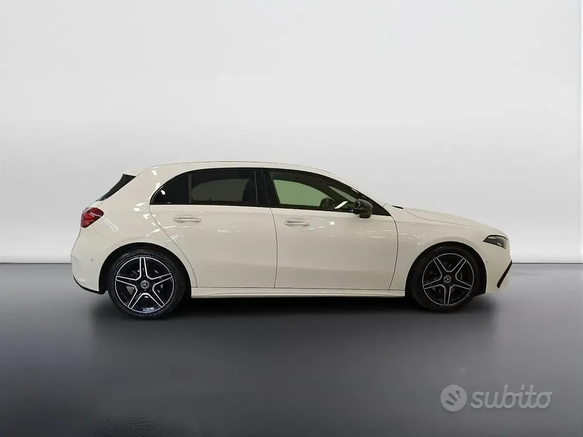 Usata Mercedes A180 AMG 116 CV (85 kW) 2024 Bianco Berlina