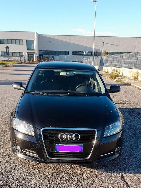 Nero Usata 2012 Audi A3 Ambiente Tre volumi | 4900 € (Buon prezzo) - Immagine 1/4
