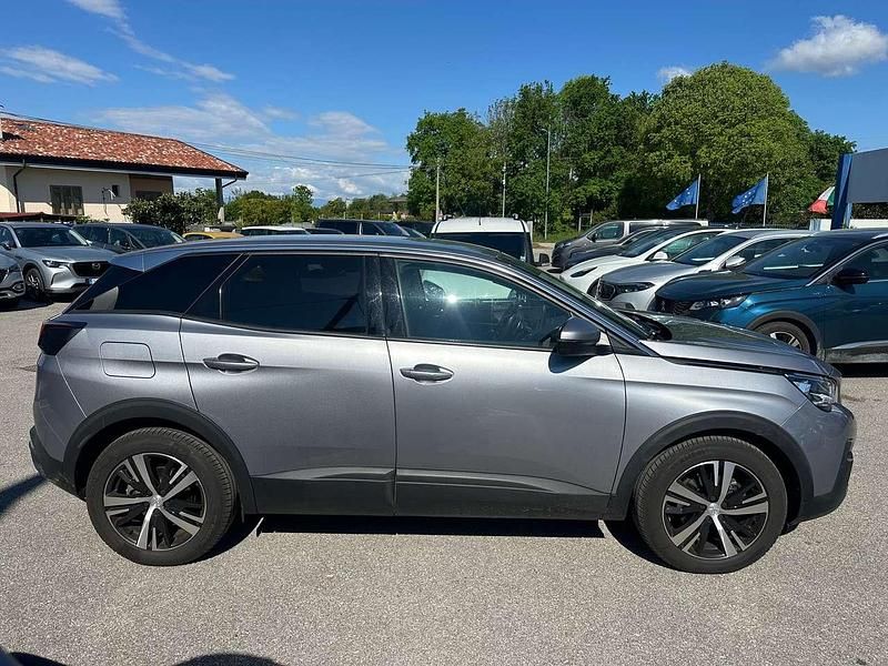 Usata Peugeot 3008 Business-Line 131 CV (96 kW) 2020 Argento SUV