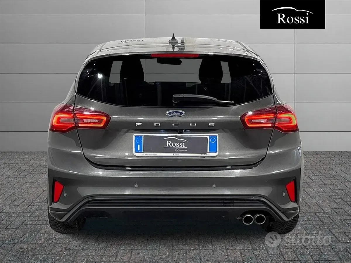 Usata Ford Focus ST 115 CV (84 kW) 2025 Grigio Berlina