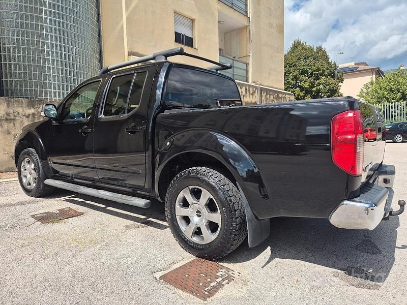 Nero Usata 2011 Nissan Navara Pick-up | 17.500 € (Cara) - Immagine 1/4