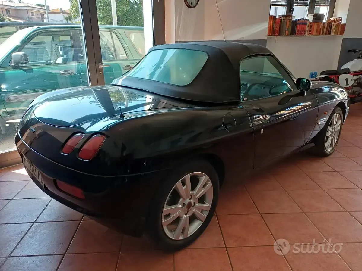 Usado Fiat Barchetta 131 HP (96 kW) 1997 Preto Cabrios