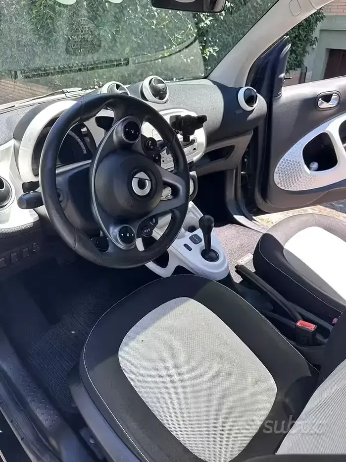 Usata Smart ForTwo Coupé 71 CV (52 kW) 2015 Bianco Coupé