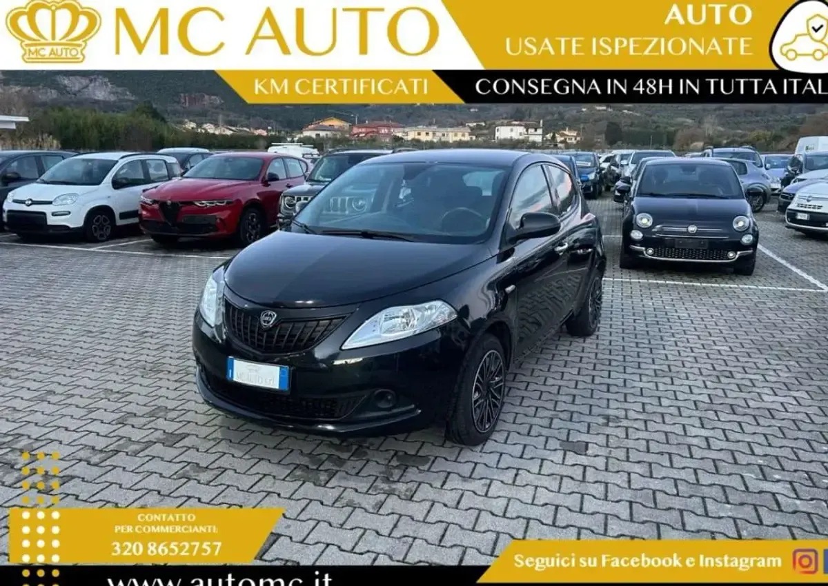 Gebraucht Lancia Ypsilon Gold 69 PS (50 kW) 2023 Schwarz Kleinwagen