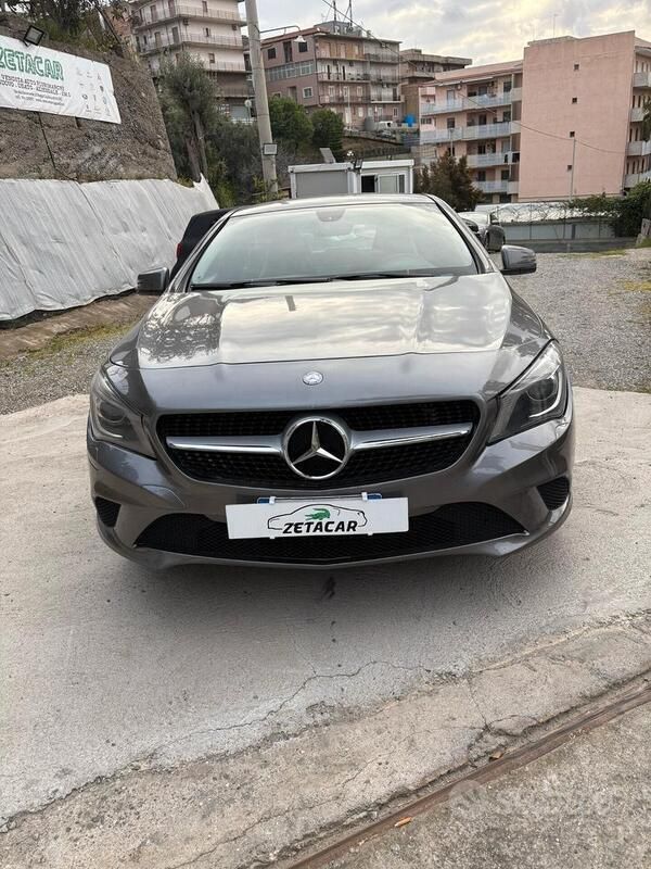 Grigio Usata 2013 Mercedes CLA220 Tre volumi | 15.500 € (Cara) - Immagine 1/4