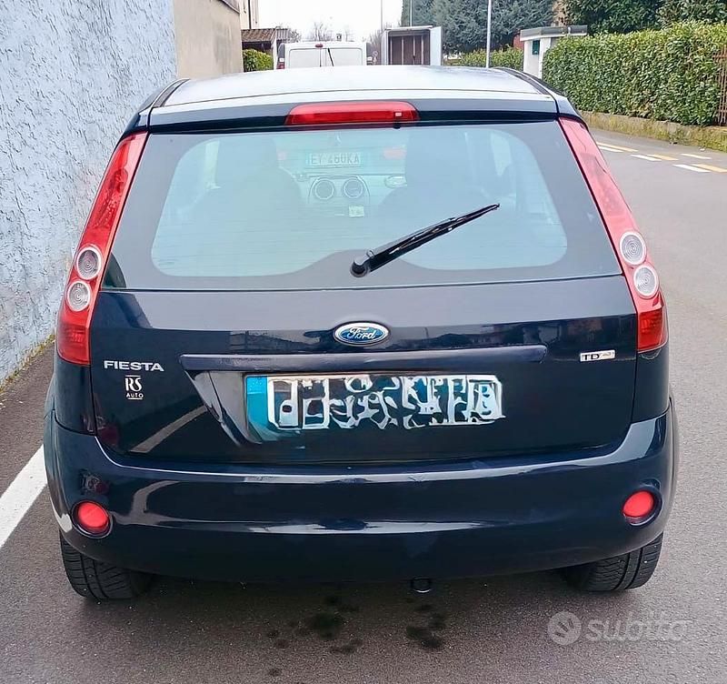 Usata Ford Fiesta 58 CV (42 kW) 2007 Blu Utilitaria