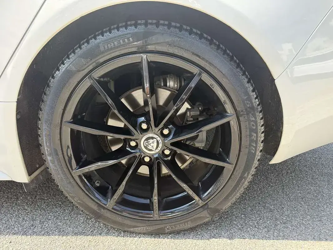 Usata Jaguar XE R-Sport 179 CV (131 kW) 2016 Bianco Berlina