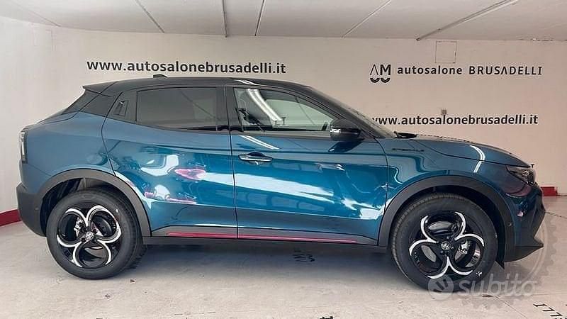 Nuova Alfa Romeo GT Junior 145 CV (106 kW) 2025 Blu SUV