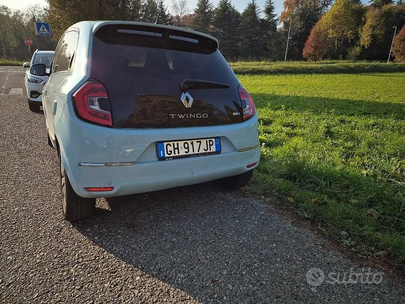 Usata Renault Twingo 60 kW (82 CV) 2022 Blu Utilitaria