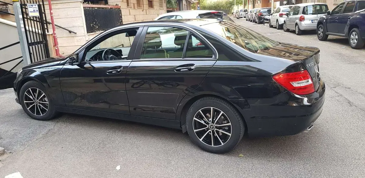 Usata Mercedes 200 136 CV (100 kW) 2013 Nero Berlina