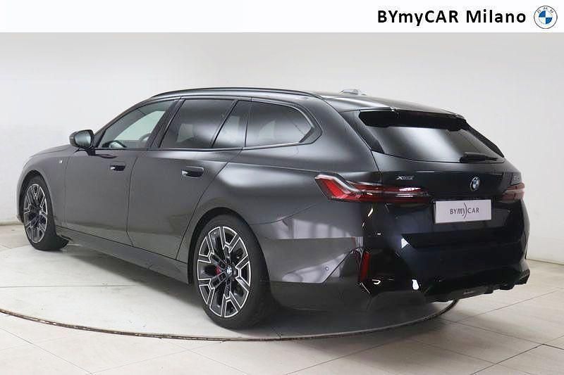 Usata BMW 520 M Sport 197 CV (144 kW) 2024 Grigio Station wagon