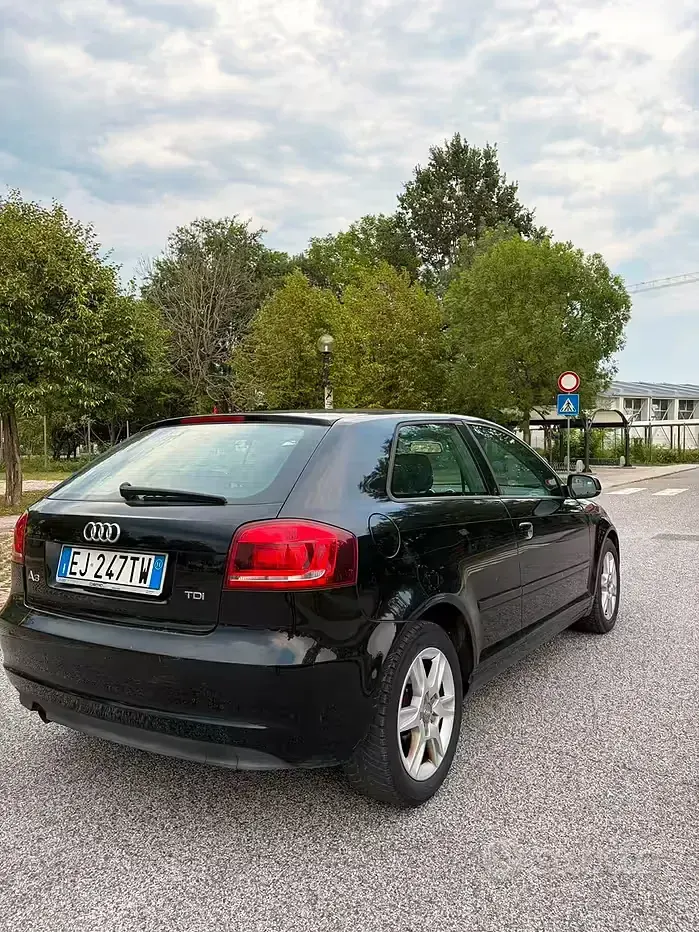 Usata Audi A3 90 CV (66 kW) 2011 Nero Utilitaria