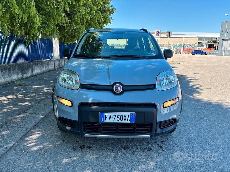 Occasion Fiat Panda 4x4 S 86 ch (63 kW) 2019 Gris Citadine