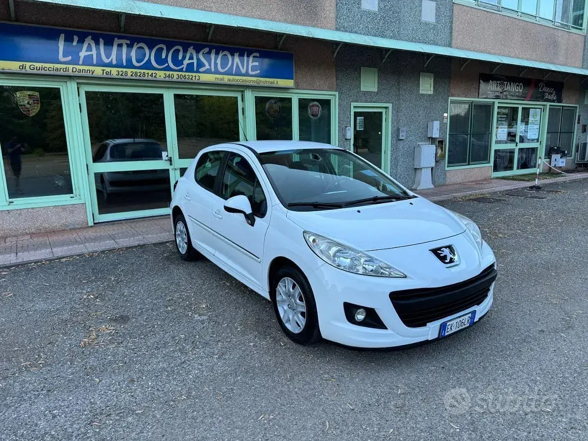 Usata Peugeot 207 67 CV (49 kW) 2011 Bianco Utilitaria