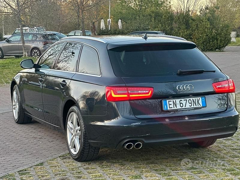 Usata Audi A6 177 CV (130 kW) 2012 Blu Station wagon