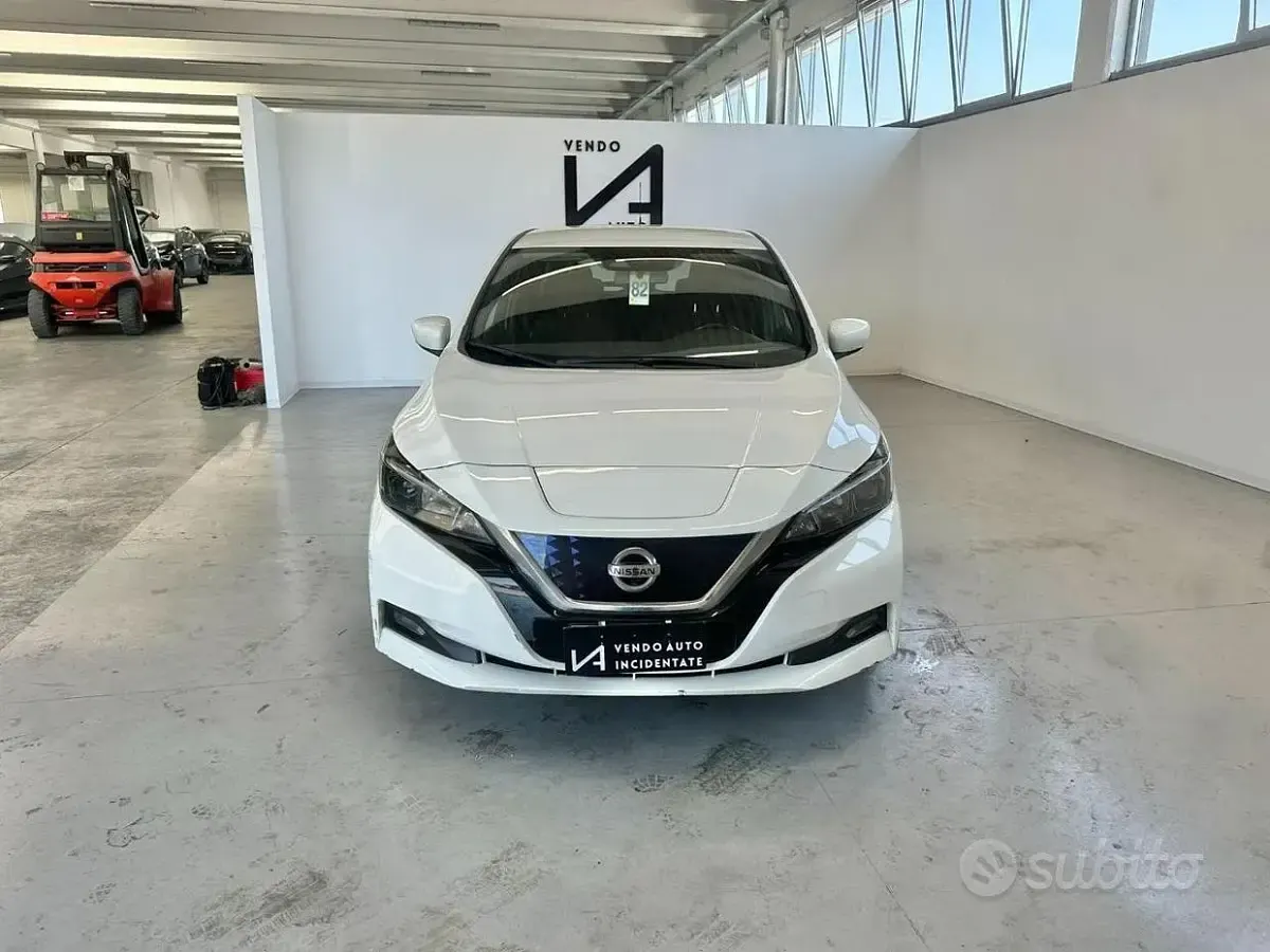 Usata Nissan Leaf Acenta 89 kW (122 CV) 2021 Bianco Utilitaria