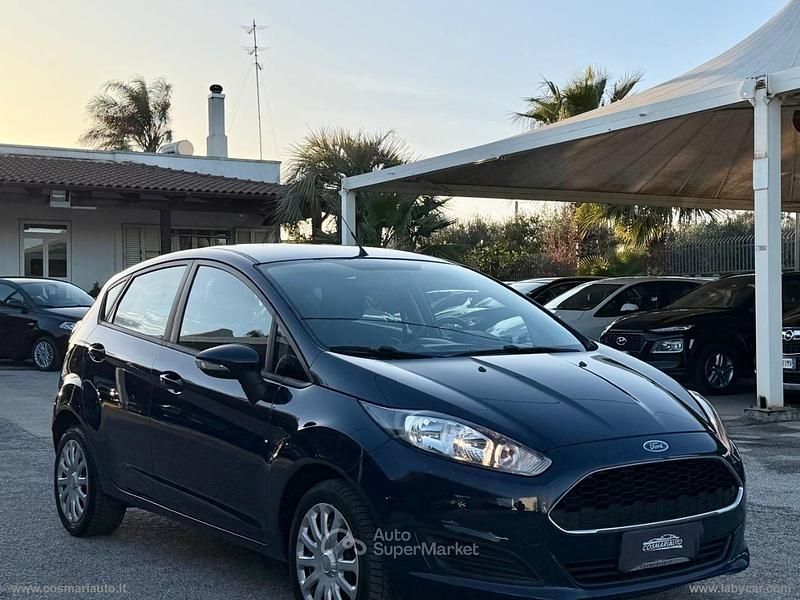 Usata Ford Fiesta 95 CV (69 kW) 2016 Blu Berlina