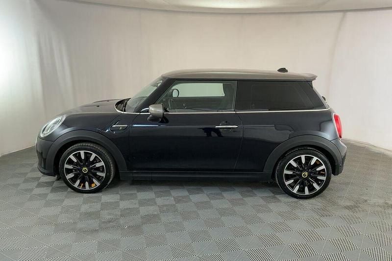 Usata Mini Cooper SE Essential 135 kW (184 CV) 2023 Blu Utilitaria